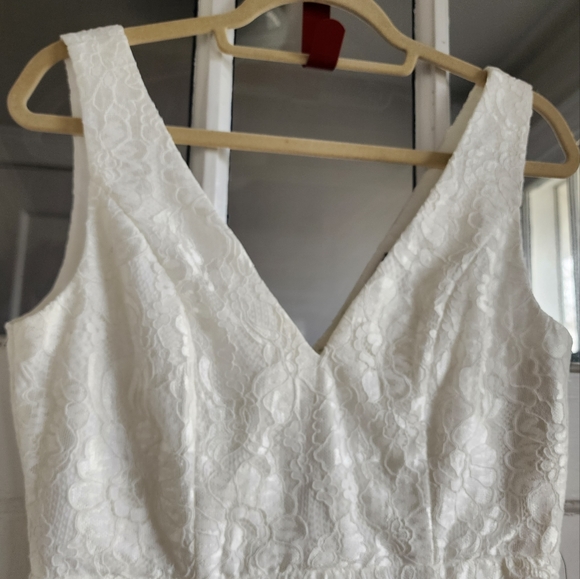 Lulu's Normani White Lace Sleeveless Sheath Dress, Sz M - Picture 5 of 15